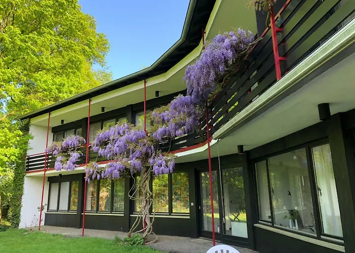 Am Huelser Berg Naehe Duesseldorf